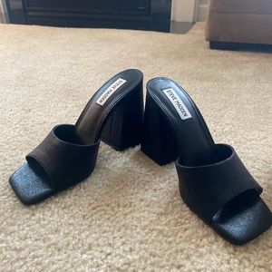 Black Steve Madden heels size 8